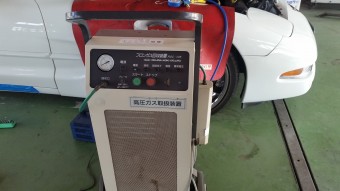 アメ車のエアコン修理02