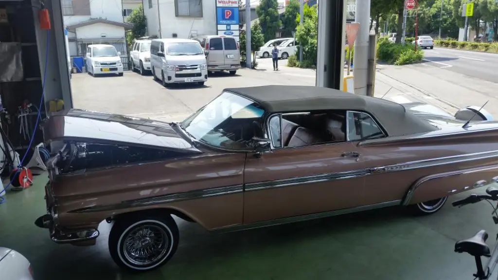 アメ車修理 埼玉県 WELLPINE AUTO GARAGE 1959yインパラ ＆ 1960y