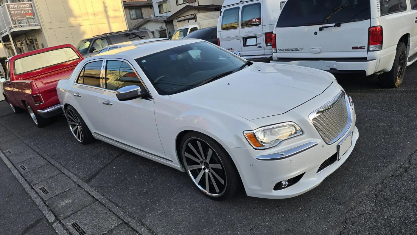 2013Y クライスラー300C ドアロック後 ホーンが鳴り響く！ - 整備